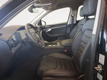 VW Touareg 3.0 TDI Tiptr. 4M  AHK Luft LED Navi