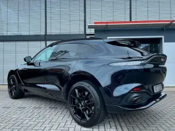 ASTON MARTIN DBX 4.0 V8