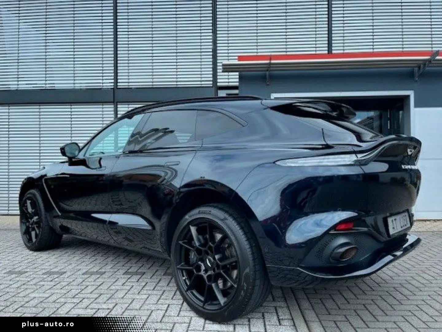 ASTON MARTIN DBX 4.0 V8