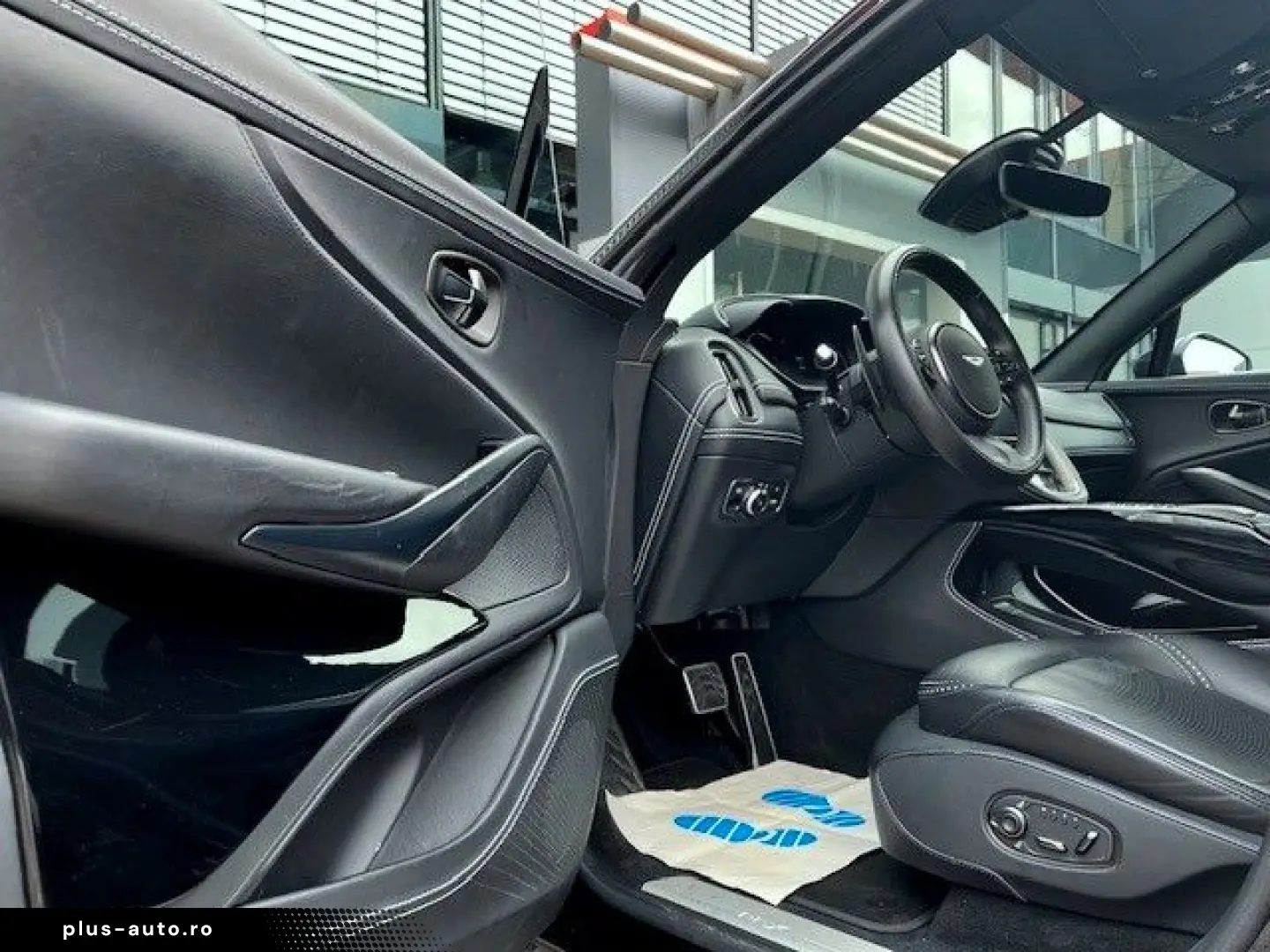 ASTON MARTIN DBX 4.0 V8