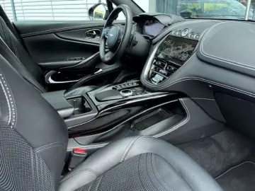 ASTON MARTIN DBX 4.0 V8