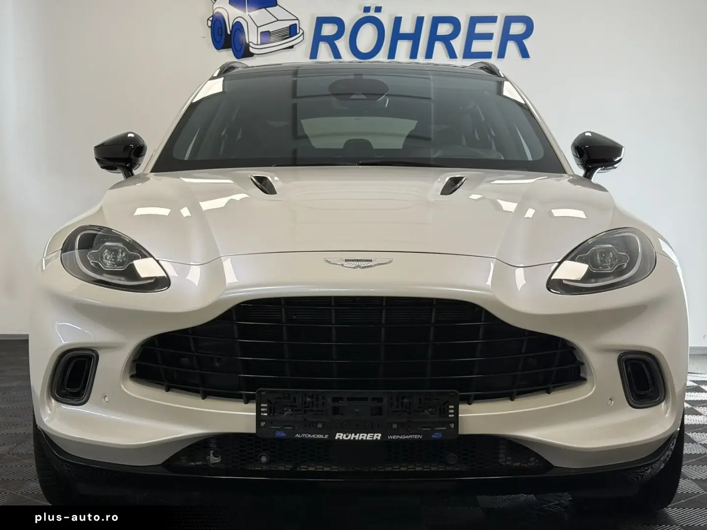 ASTON MARTIN DBX 4.0 V8   Morning Frost White   Spor&hellip;