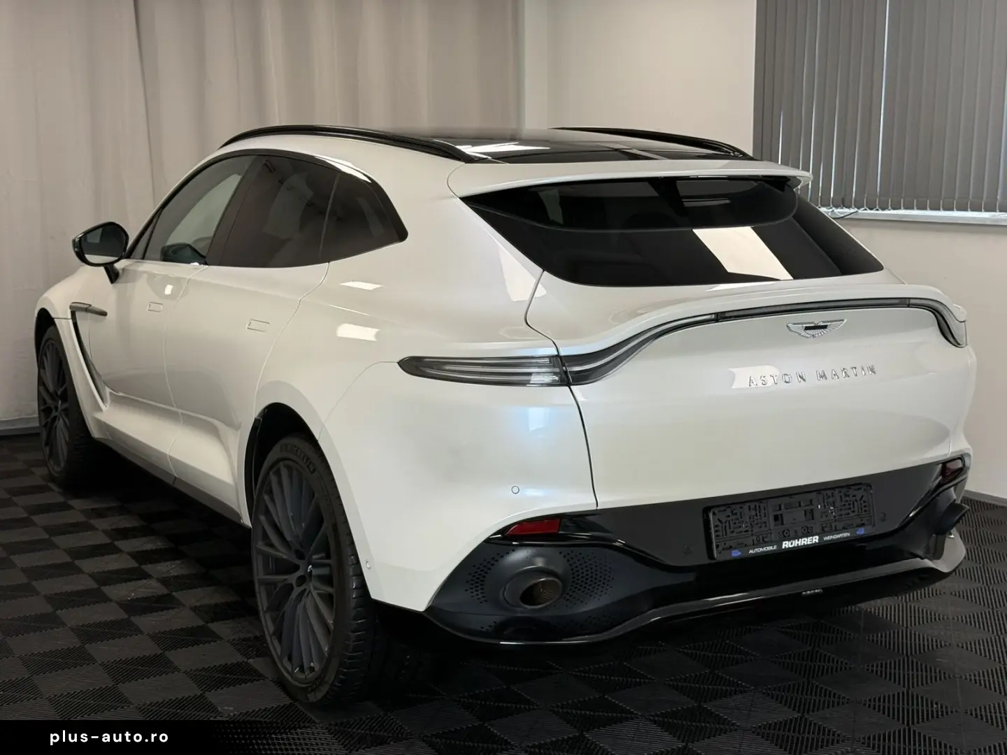 ASTON MARTIN DBX 4.0 V8   Morning Frost White   Spor&hellip;