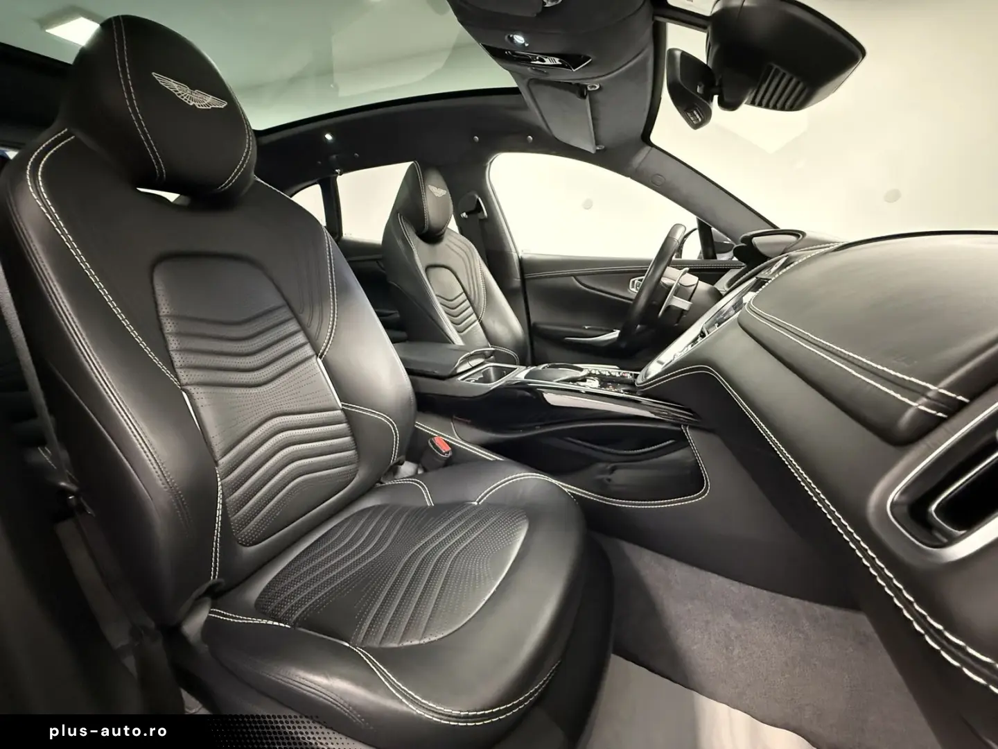 ASTON MARTIN DBX 4.0 V8   Morning Frost White   Spor&hellip;