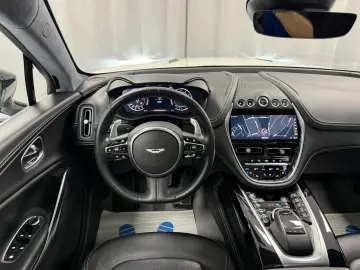 ASTON MARTIN DBX 4.0 V8   Morning Frost White   Spor&hellip;