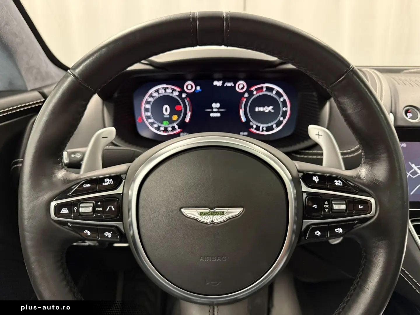 ASTON MARTIN DBX 4.0 V8   Morning Frost White   Spor&hellip;