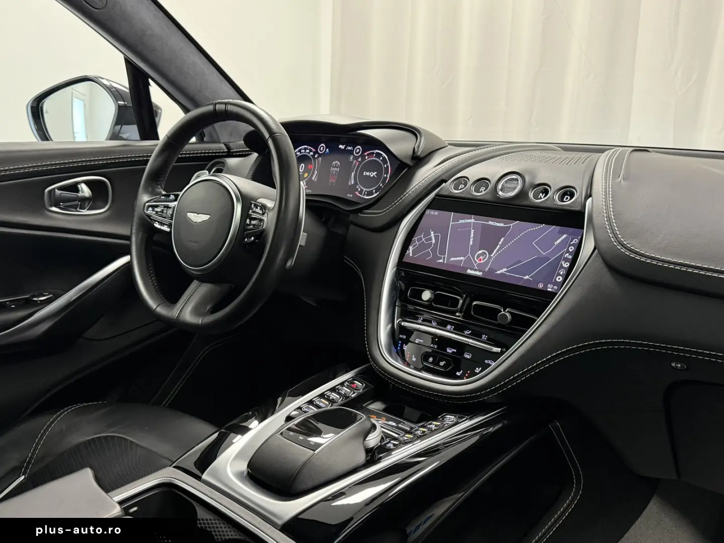 ASTON MARTIN DBX 4.0 V8   Morning Frost White   Spor&hellip;