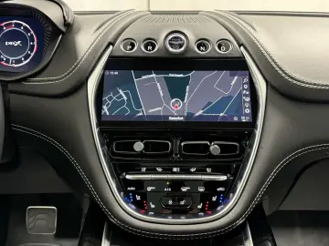 ASTON MARTIN DBX 4.0 V8   Morning Frost White   Spor&hellip;