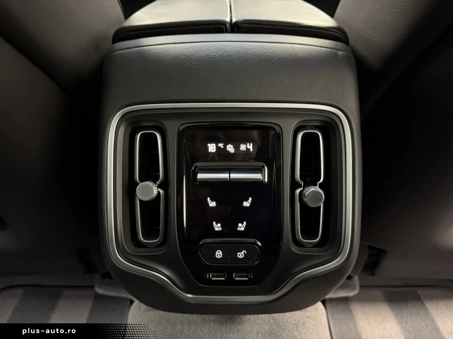 ASTON MARTIN DBX 4.0 V8   Morning Frost White   Spor&hellip;