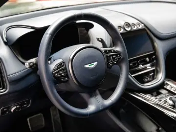 ASTON MARTIN DBX - VAT - ACC