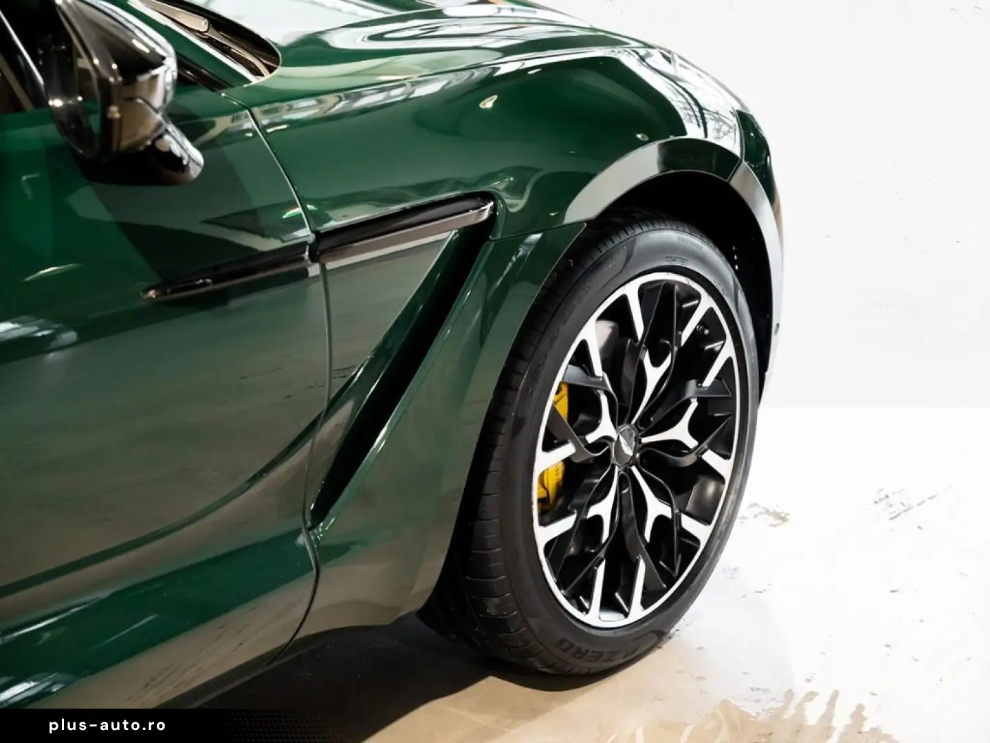 ASTON MARTIN DBX Aston Martin Hamburg