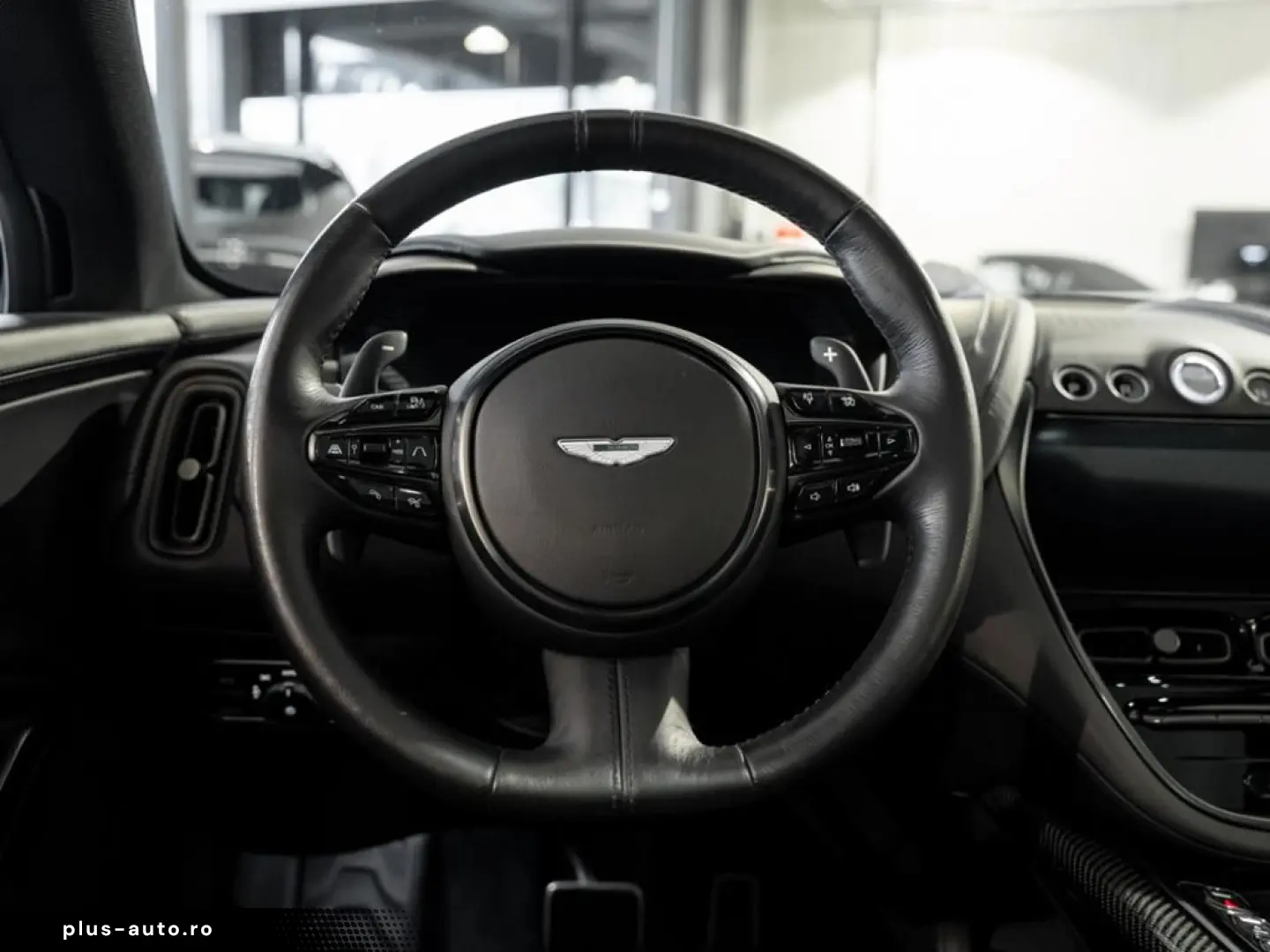 ASTON MARTIN DBX Aston Martin Hamburg