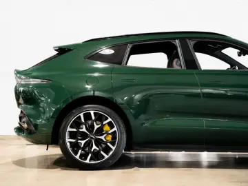 ASTON MARTIN DBX Aston Martin Hamburg