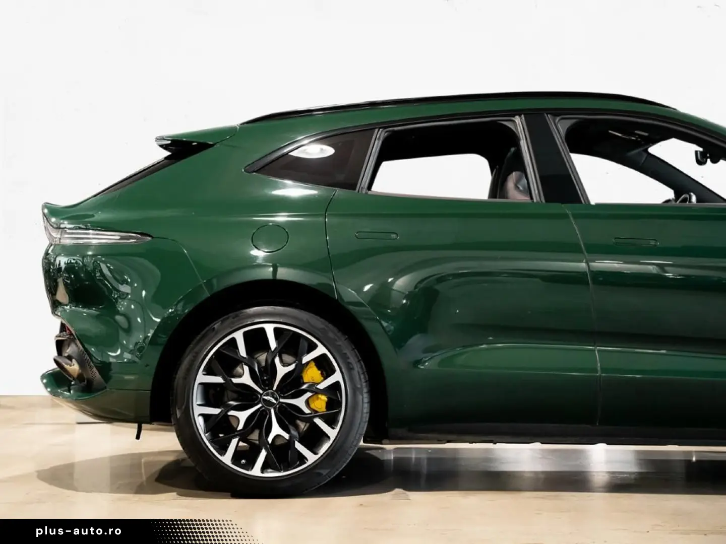 ASTON MARTIN DBX Aston Martin Hamburg