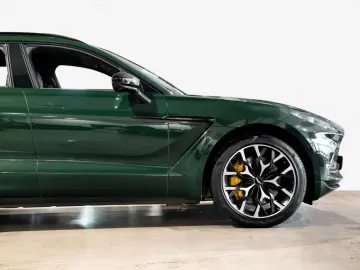 ASTON MARTIN DBX Aston Martin Hamburg