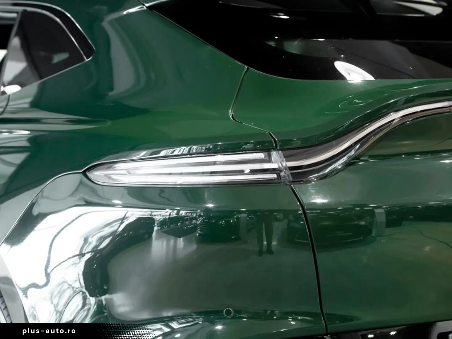 ASTON MARTIN DBX Aston Martin Hamburg