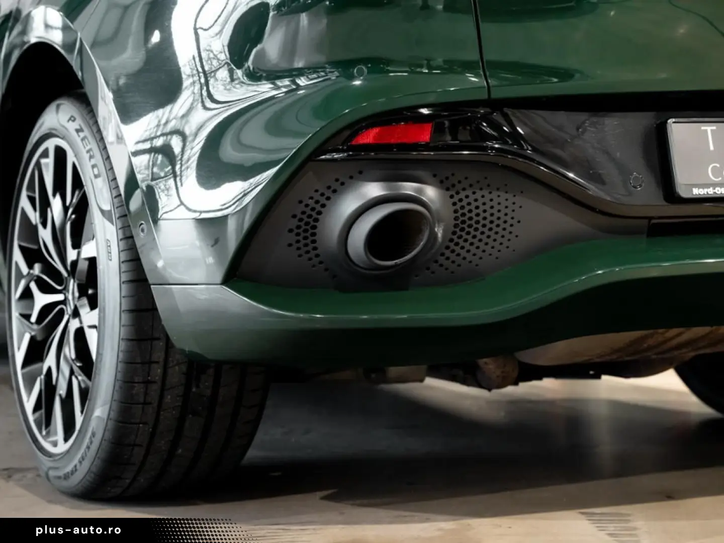 ASTON MARTIN DBX Aston Martin Hamburg