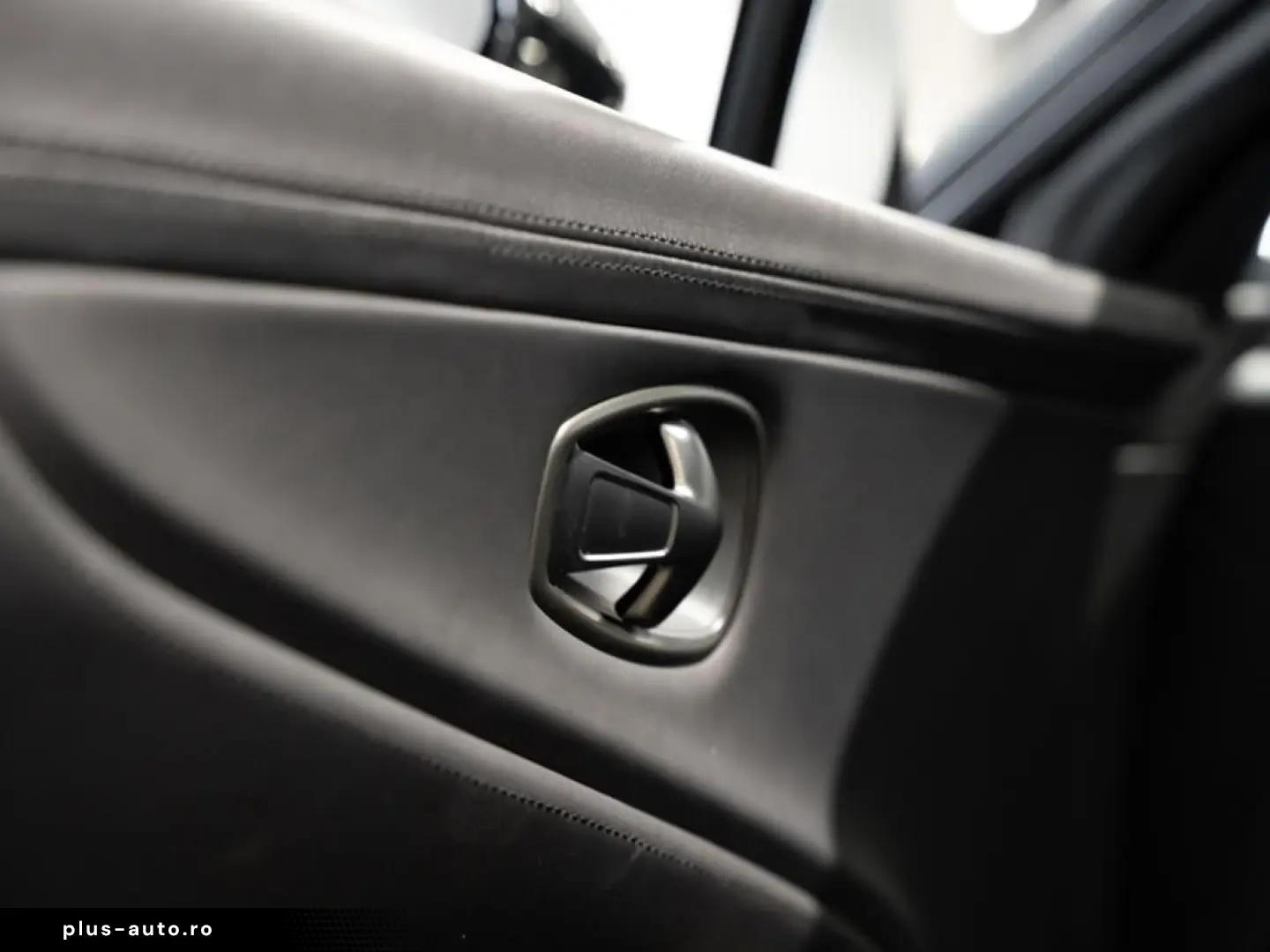 ASTON MARTIN DBX Aston Martin Hamburg