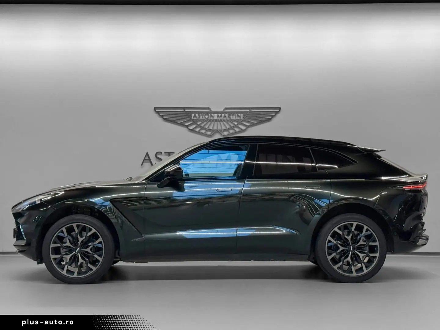 ASTON MARTIN DBX 4.0 V8