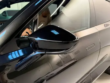 ASTON MARTIN DBX 4.0 V8