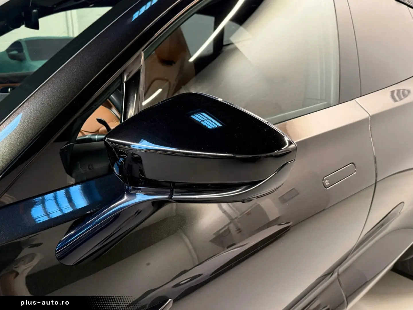 ASTON MARTIN DBX 4.0 V8