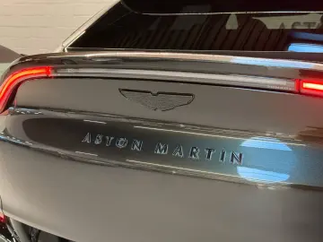 ASTON MARTIN DBX 4.0 V8