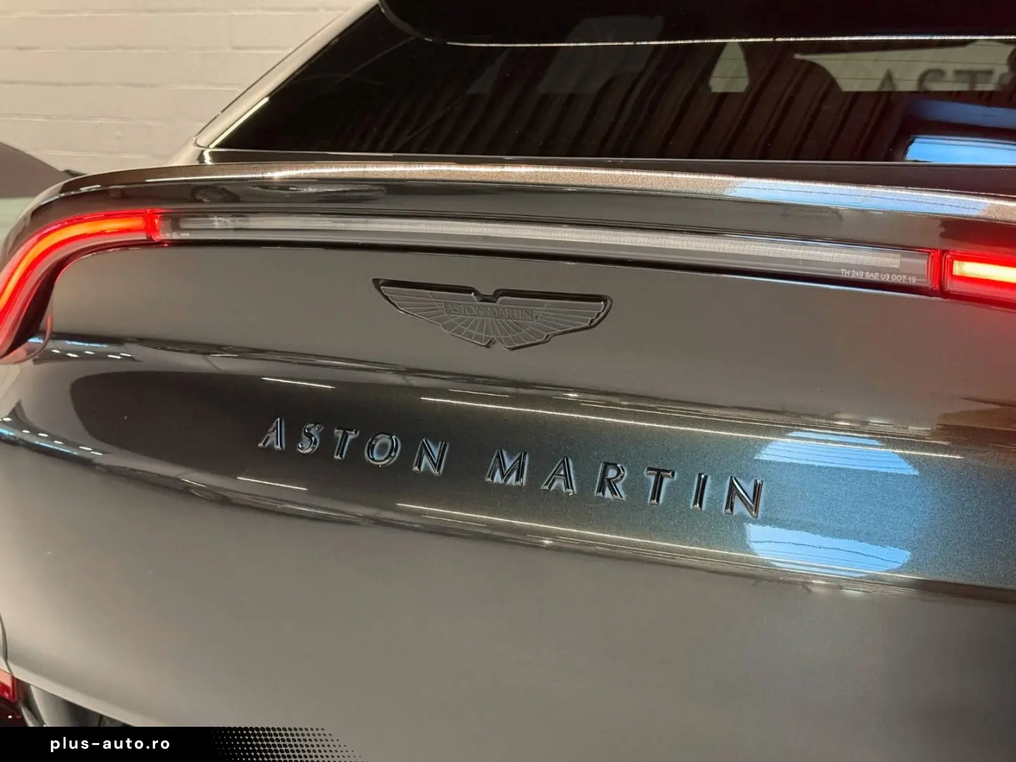 ASTON MARTIN DBX 4.0 V8