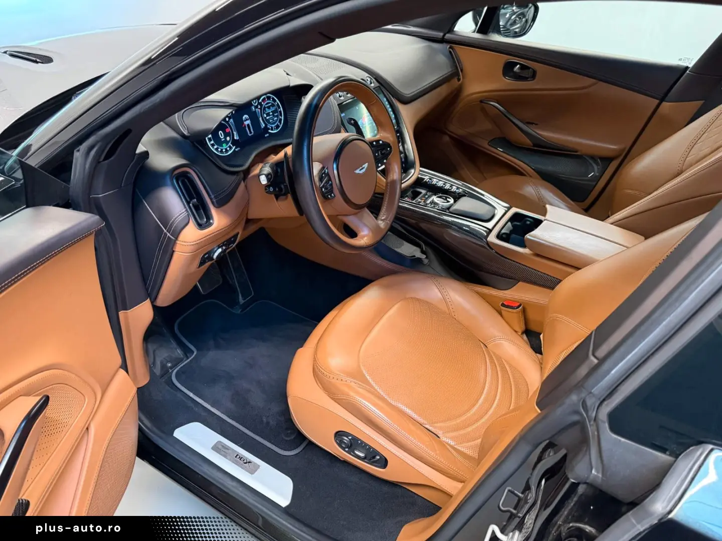 ASTON MARTIN DBX 4.0 V8