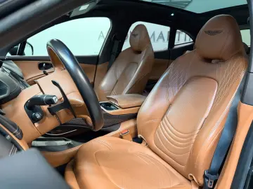 ASTON MARTIN DBX 4.0 V8