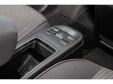 FIAT 500e Cabrio Icon NAVI Shzg  LED SOH CARPLAY R KA