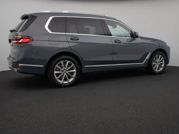 BMW X7 xD40d Panorama 360 HUD DAB H K Massage SoftCl