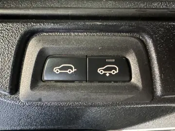 BMW X7 M60i 6-Sitzer NAV LASER PANO B&W 360  ACC 1HD