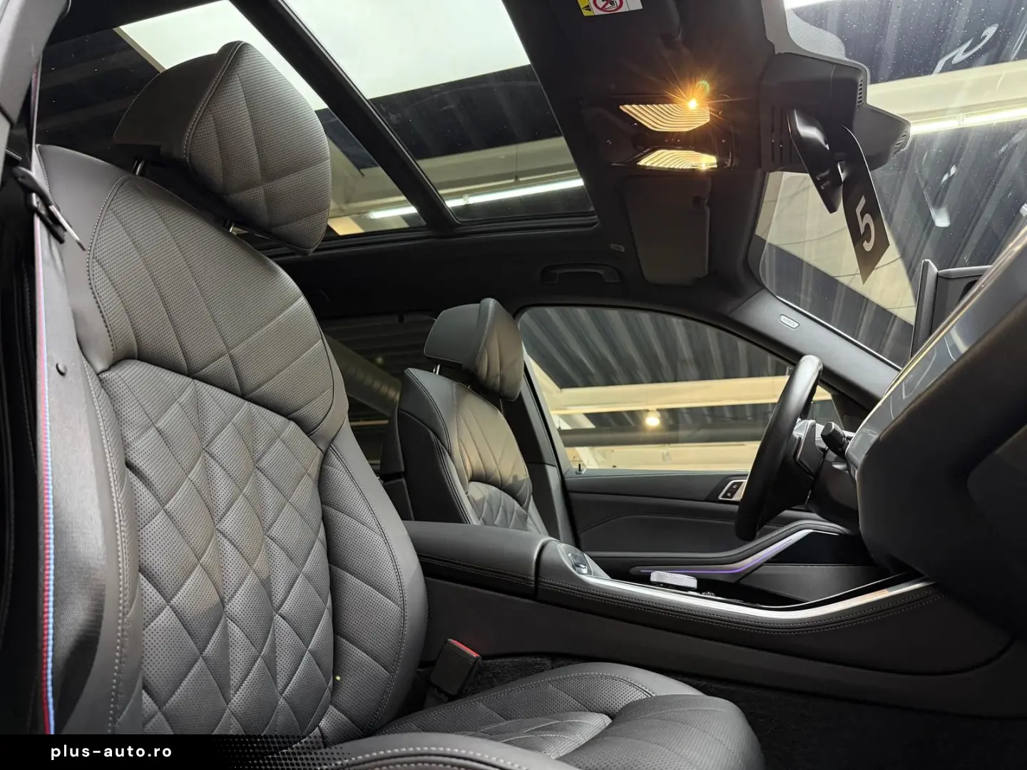BMW X5 M60i xD Pano HuD StHzg Massage IconicGlow 22