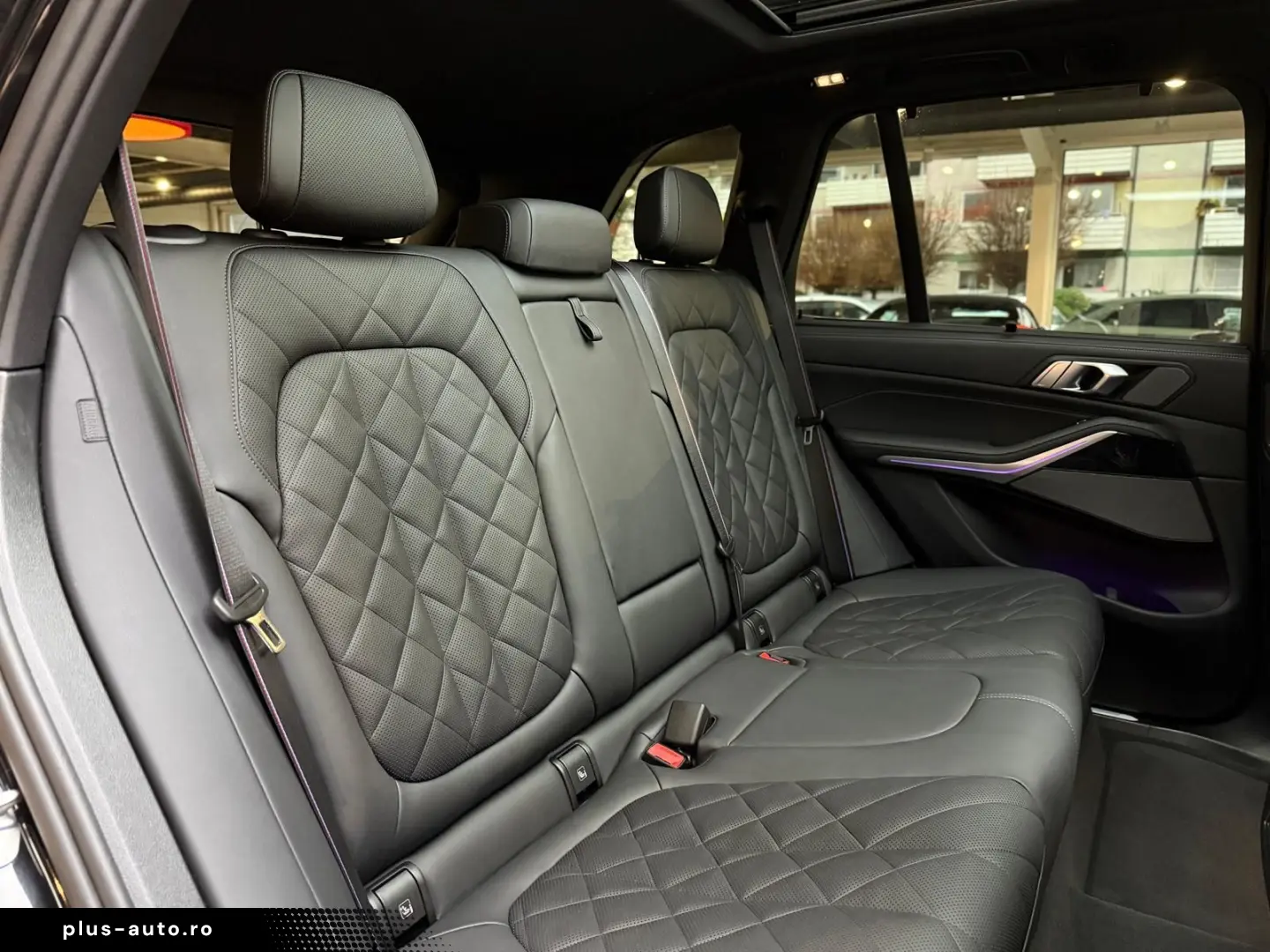 BMW X5 M60i xD Pano HuD StHzg Massage IconicGlow 22