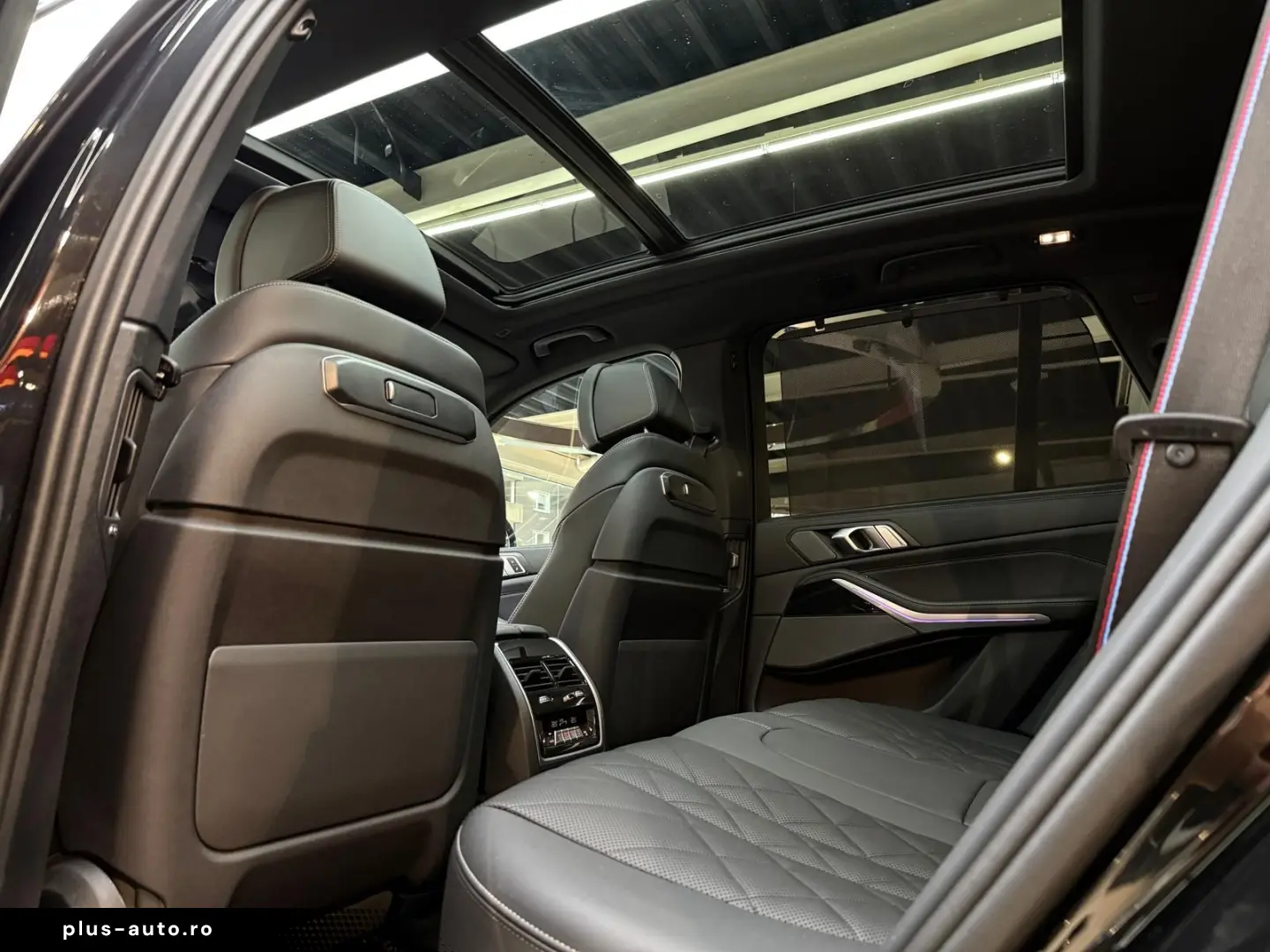 BMW X5 M60i xD Pano HuD StHzg Massage IconicGlow 22