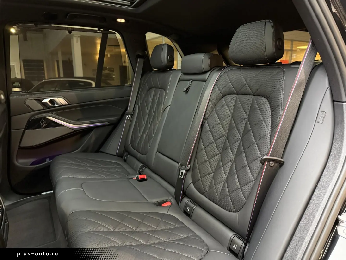 BMW X5 M60i xD Pano HuD StHzg Massage IconicGlow 22