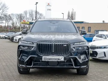 BMW X7 M60i M Sport Pro AHK Pano Sky Lounge Standhei