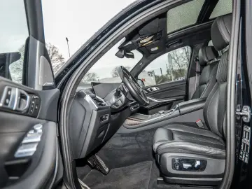 BMW X7 M60i M Sport Pro AHK Pano Sky Lounge Standhei