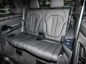 BMW X7 M60i M Sport Pro AHK Pano Sky Lounge Standhei