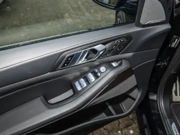 BMW X7 M60i M Sport Pro AHK Pano Sky Lounge Standhei