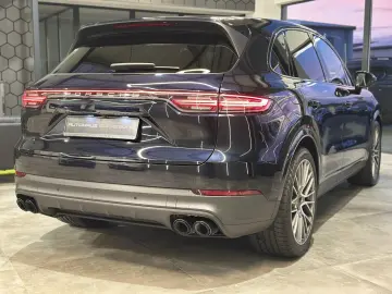 PORSCHE Cayenne  Platinum Edition