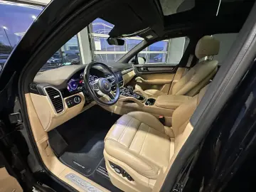 PORSCHE Cayenne  Platinum Edition