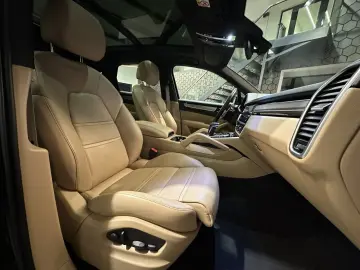 PORSCHE Cayenne  Platinum Edition