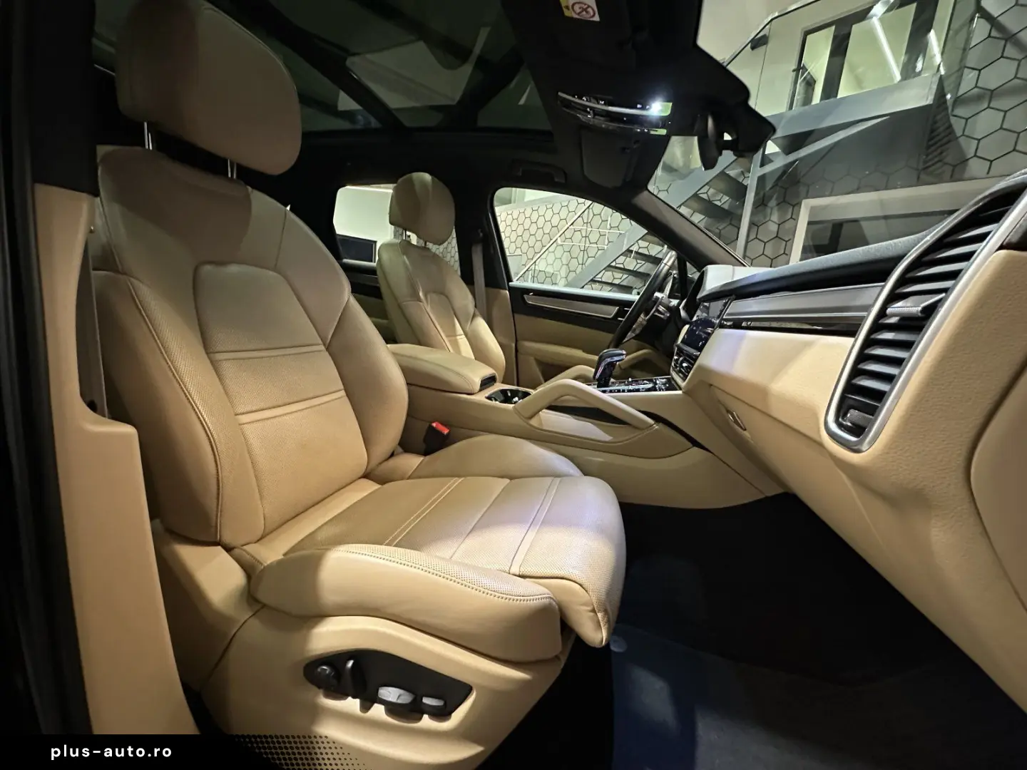 PORSCHE Cayenne  Platinum Edition