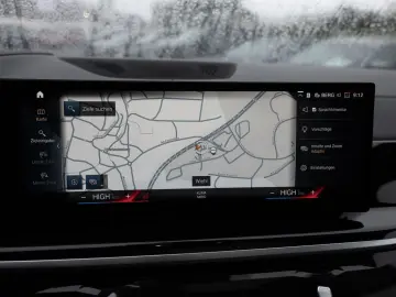 BMW X7 xDrive 40i FACEL. PANO AHK HUD LED AKTIVSITZE