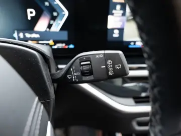 BMW X7 xDrive 40i FACEL. PANO AHK HUD LED AKTIVSITZE