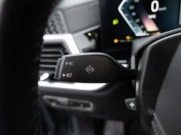 BMW X7 xDrive 40i FACEL. PANO AHK HUD LED AKTIVSITZE