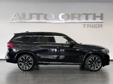 BMW X5 M Competition PANO MASSAGE SITZLÜFT AHK B&W