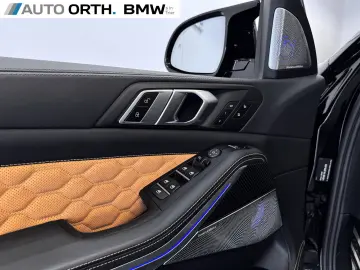 BMW X5 M Competition PANO MASSAGE SITZLÜFT AHK B&W