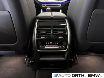 BMW X5 M Competition PANO MASSAGE SITZLÜFT AHK B&W